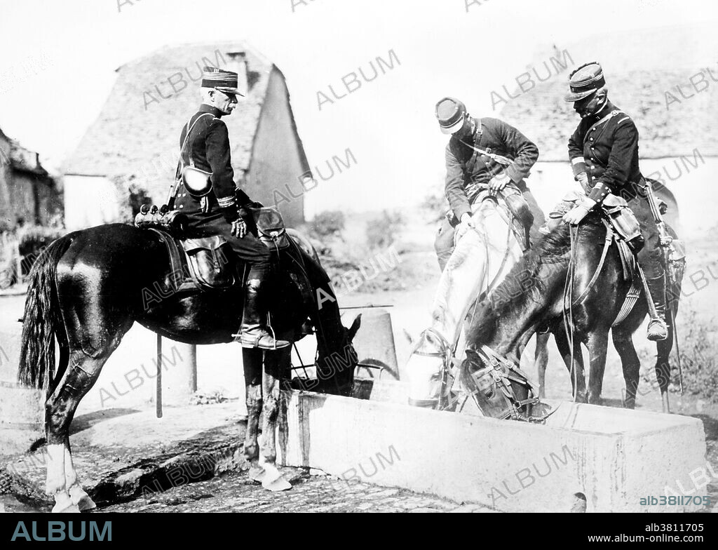 French officers and horses during World War I. The use of horses in World War I marked a transitional period in the evolution of armed conflict. Cavalry units were initially considered essential offensive elements of a military force, but over the course of the war, the vulnerability of horses to modern machine gun and artillery fire reduced their utility on the battlefield. Horses were used for reconnaissance and for carrying messengers, as well as pulling artillery, ambulances, and supply wagons. Conditions were severe for horses at the front; they were killed by artillery fire, suffered from skin disorders, and were injured by poison gas. Hundreds of thousands of horses died, and many more were treated at veterinary hospitals and sent back to the front. Procuring equine food was a major issue, and Germany lost many horses to starvation through lack of fodder. Bain News Service circa 1914/15.