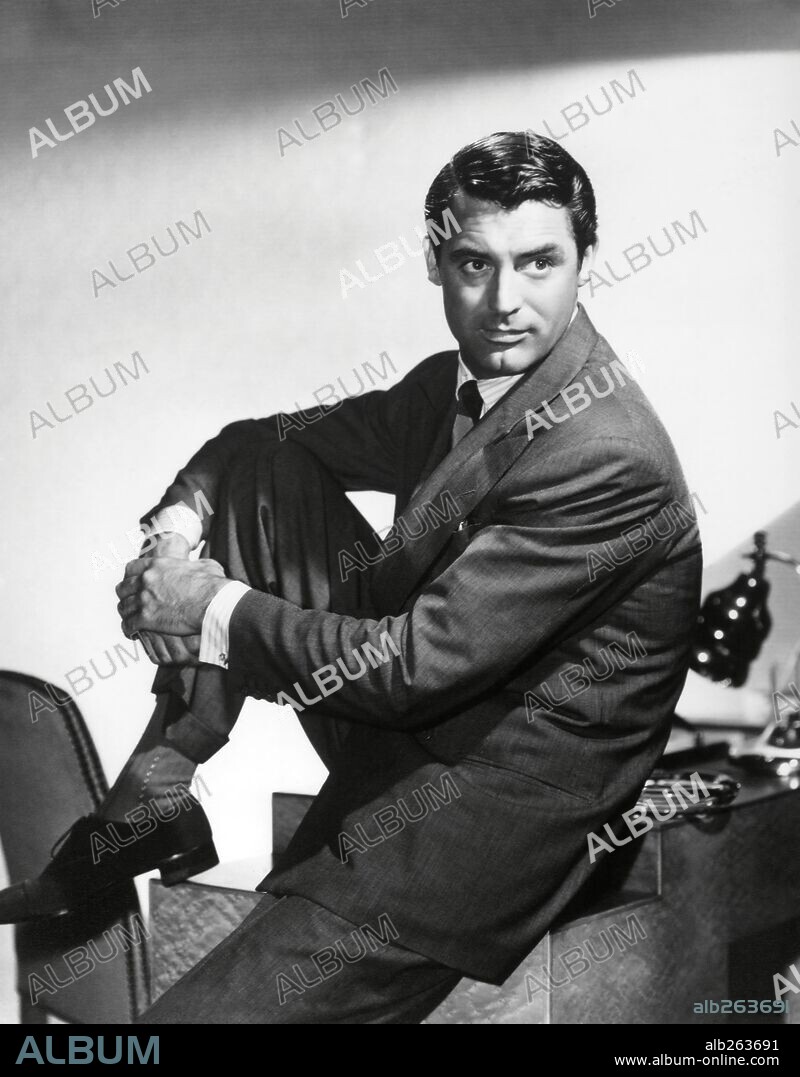 CARY GRANT.  1940