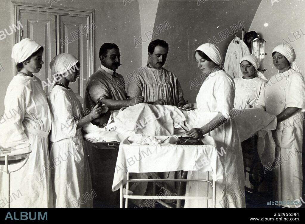 Photograph of a Turkish World War One field hospital. Dated 1917.