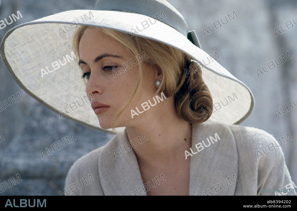 EMMANUELLE BEART in A FRENCH WOMAN, 1995 (UNE FEMME FRANÇAISE), directed by REGIS WARGNIER. Copyright UGC FILMS/TF1 FILMS/D.A FILMS.