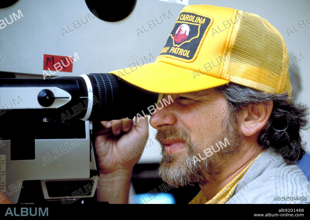 STEVEN SPIELBERG in INDIANA JONES AND THE LAST CRUSADE, 1989, directed by STEVEN SPIELBERG. Copyright LUCASFILM LTD/PARAMOUNT.