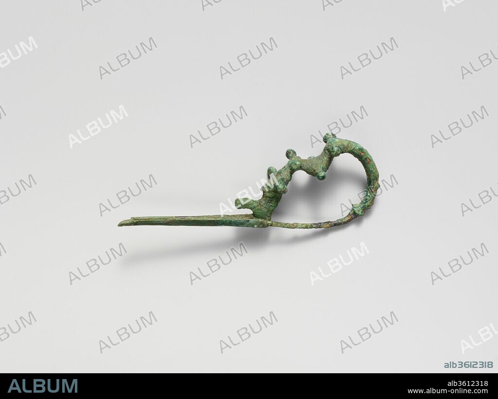 Bronze dragon-type fibula (safety pin). Culture: Villanovan. Dimensions: Other: 7 1/2 in. (19 cm). Date: 8th century B.C..
Dragon-type fibulae are a later variant of the serpentine type.