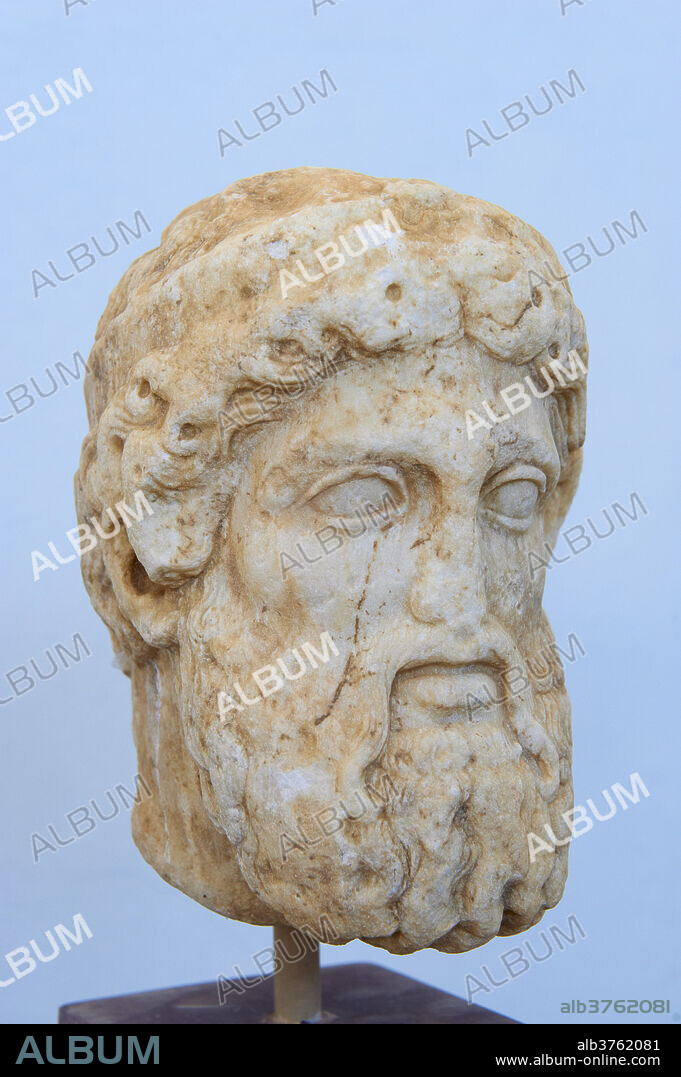 Head of a statue, Archaeological Museum, Delos, UNESCO World Heritage Site, Cyclades Islands, Greek Islands, Greece, Europe.