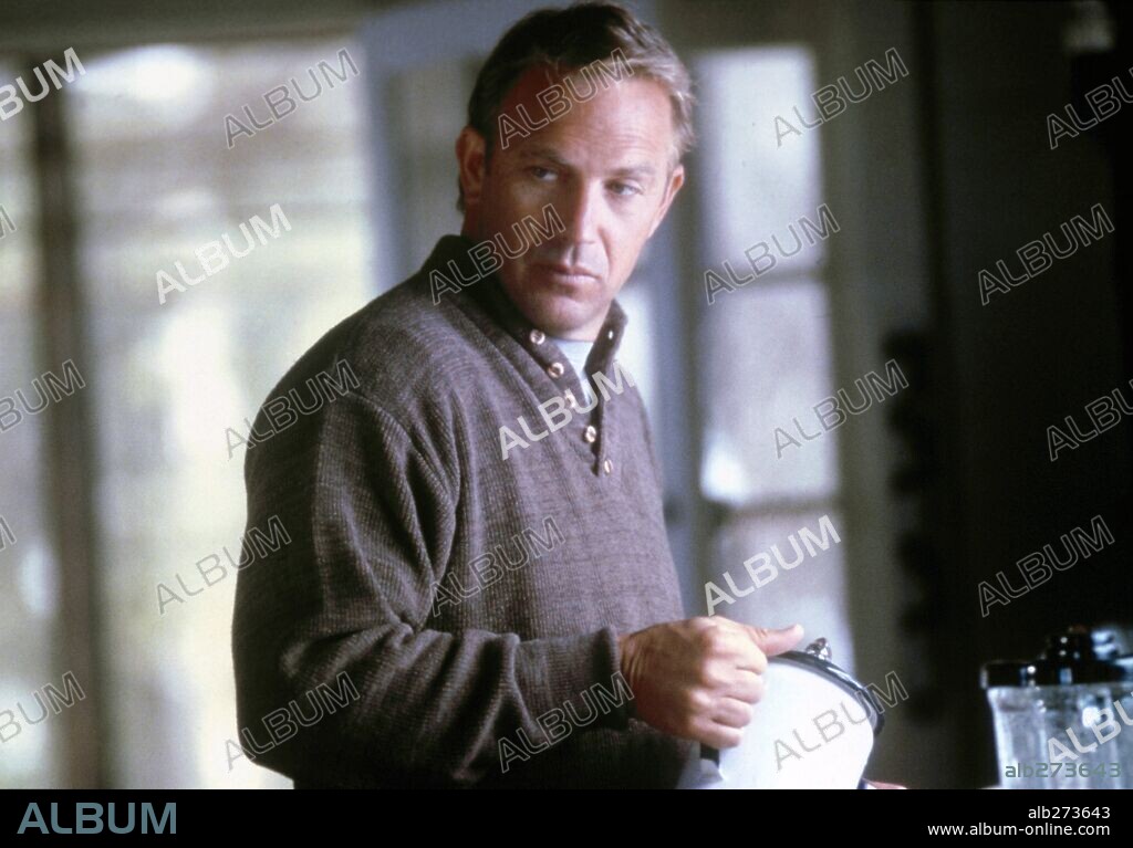 KEVIN COSTNER in MESSAGE IN A BOTTLE, 1999, directed by LUIS MANDOKI. Copyright WARNER BROS. PICTURES / GLASS, BEN.