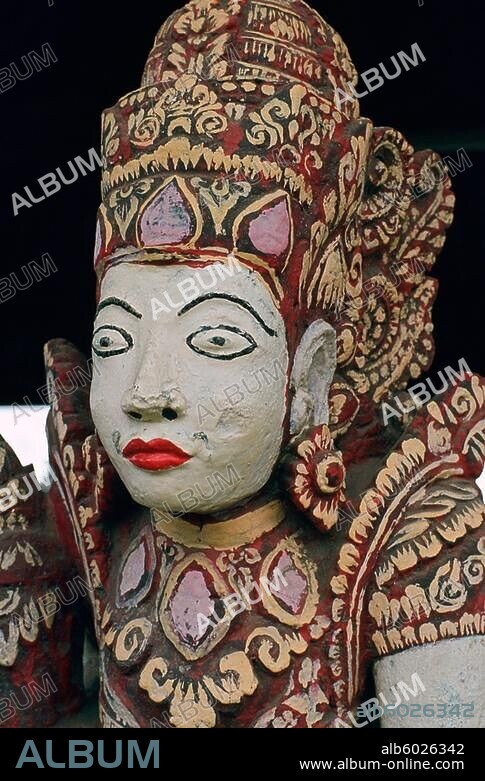 Pura Tegeh Koripan (Northern Bali, Indonesia); Hindu temple complex most likely from Warmadewa Dynasty, 11th century, on Mt. Penulisan (1,745 m elevation), highest location of a sanctuary on Bali.-Partial view: sculpture.-Photo, undated.