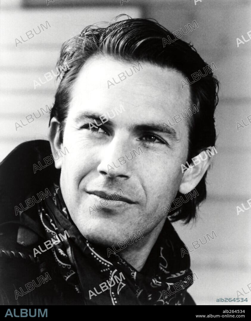 KEVIN COSTNER in SILVERADO, 1985, directed by LAWRENCE KASDAN. Copyright COLUMBIA PICTURES.