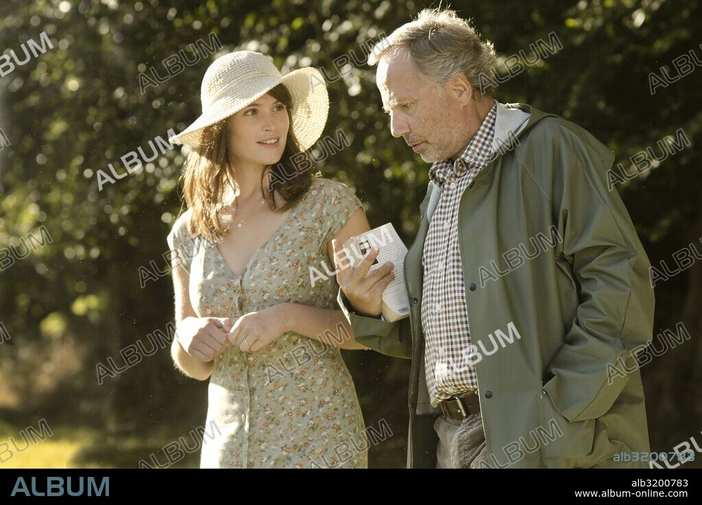 FABRICE LUCHINI et GEMMA ARTERTON dans GEMMA BOVERY, 2014, réalisé par ANNE FONTAINE. Copyright RUBY FILMS.