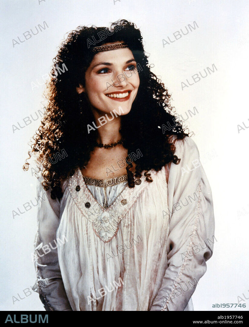 MARY ELIZABETH MASTRANTONIO in ROBIN HOOD: PRINCE OF THIEVES, 1991, directed by KEVIN REYNOLDS. Copyright WARNER BROTHERS.