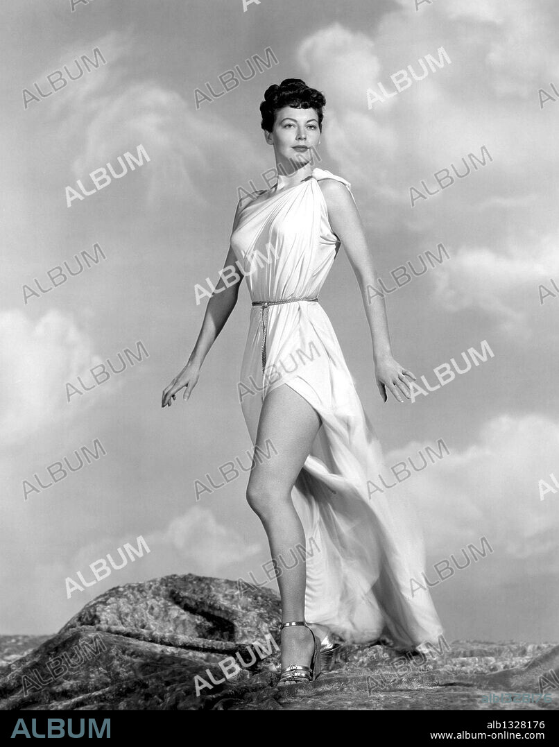 AVA GARDNER in ONE TOUCH OF VENUS, 1948, directed by WILLIAM A. SEITER.  Copyright UNIVERSAL PICTURES. - Album alb1328176