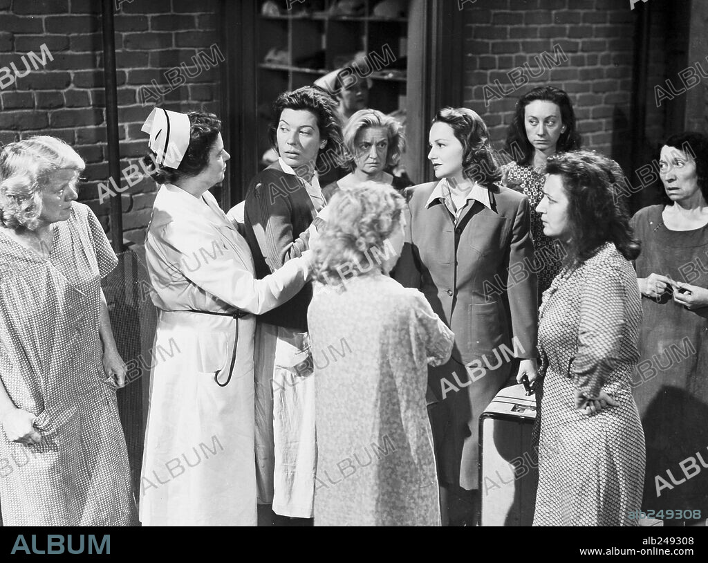 OLIVIA DE HAVILLAND in THE SNAKE PIT, 1948, directed by ANATOLE LITVAK. Copyright 20TH CENTURY FOX.