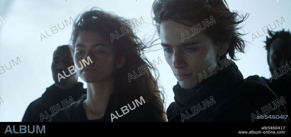 TIMOTHEE CHALAMET and ZENDAYA in DUNE: PART ONE, 2021, directed by DENIS VILLENEUVE. Copyright Legendary Entertainment / Warner Bros.