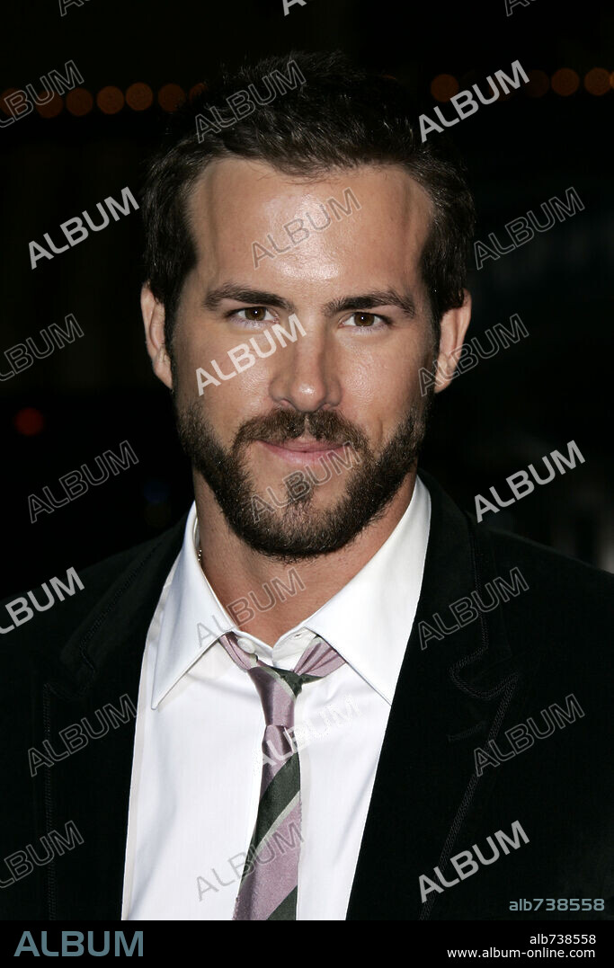 Ryan Reynolds attends The Change-Up Los Angeles Premiere at Regency  Village Theatre in Westwood, CA. 8/1/11 Stock Photo - Alamy