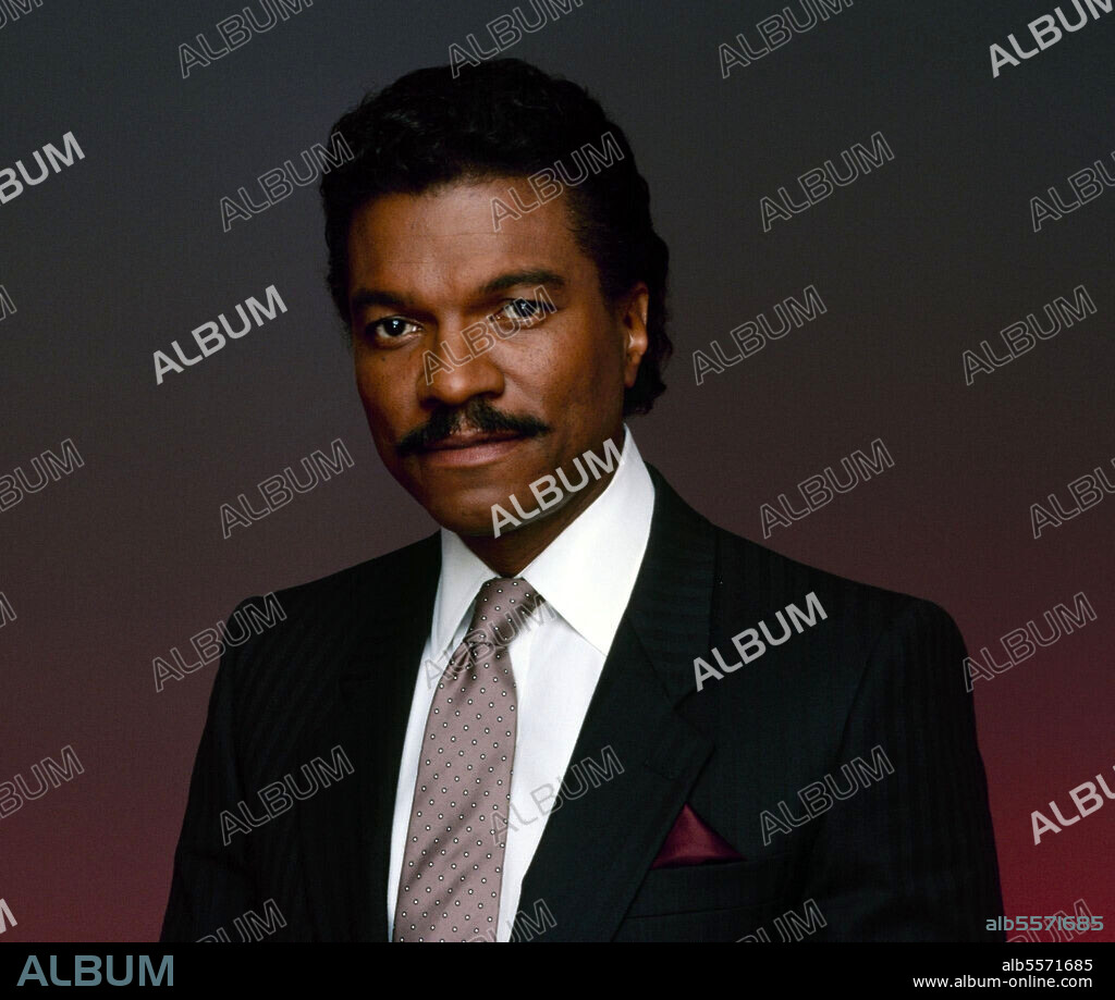 BILLY DEE WILLIAMS en DINASTIA, 1981 (DYNASTY), dirigida por DON MEDFORD, JEROME COURTLAND y PHILIP LEACOCK. Copyright Aaron Spelling Productions.