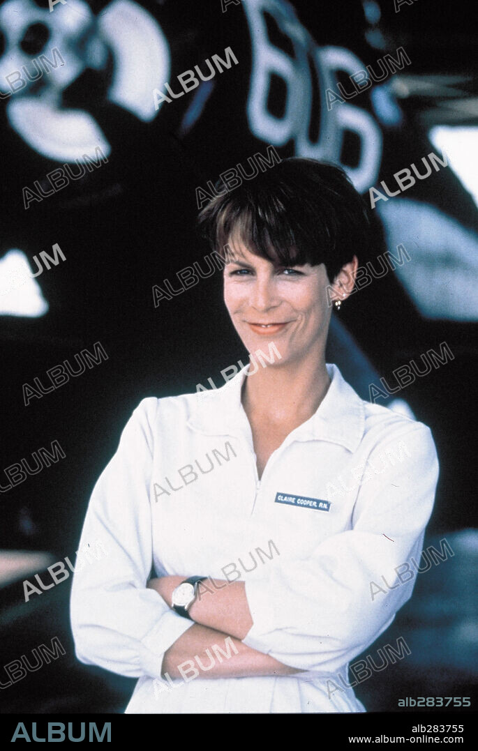 JAMIE LEE CURTIS in FOREVER YOUNG, 1992, directed by STEVE MINER. Copyright WARNER BROTHERS.