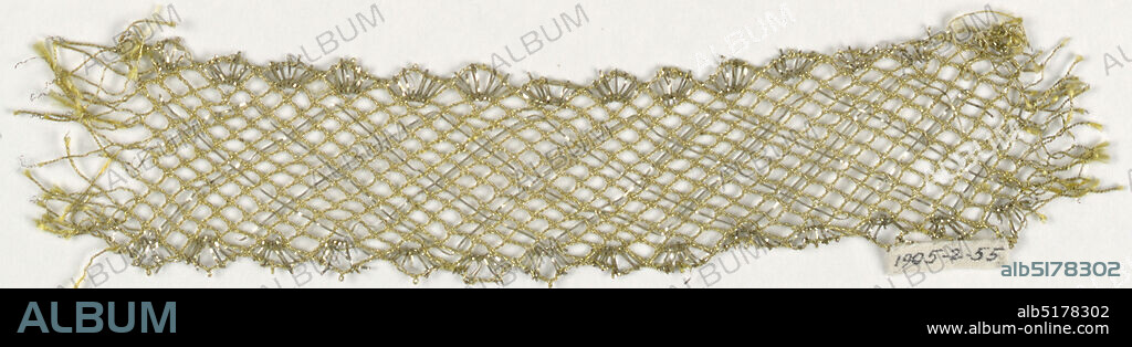 Trimming, Medium: metal-wrapped silk thread, flat metal strips Technique: bobbin  lace, Gold color lace border in a design of diagonally-crossing lines with  scallops on bot - Album alb5178302