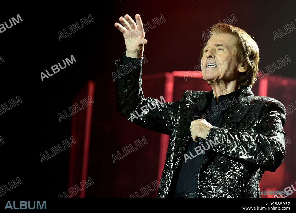 RAPHAEL (CANTANTE). November 11, 2023, Tarragona, Spain: Spanish singer Raphael performs live during his Victoria Tour at the ''San Miguel Tarraco Arena'' in Tarragona. Miguel Rafael Martos SÃ¡nchez, better known as ''Raphael'' (Linares, JaÃ©n, May 5, 1943), is a Spanish singer and actor, recognized in Spain and in Spanish-speaking countries. His debut as a musical star occurred in the early 1960s. (Credit Image: © Ramon Costa/SOPA Images via ZUMA Press Wire).