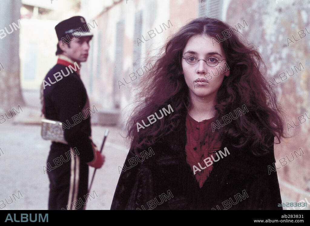 BRUCE ROBINSON and ISABELLE ADJANI in THE STORY OF ADELE H, 1975 (L' HISTOIRE D'ADELE H.), directed by FRANCOIS TRUFFAUT. Copyright LES FILMS DU CARROSSE/LES PRODUCTIONS ARTISTES ASSOCIES.