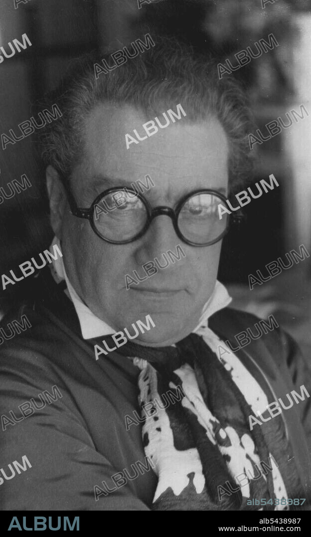 Guitry to Wed. A new portrait of Sacha Guitry., 54 year old actor who today officially announces his forthcoming marriage to Mile Genevieve St Jean, the French film actress and fellow countryman. Guitry has been married twice previously and he was divorced from his second wife Jacquilene Debulae yesterday. April 07, 1939.;Guitry to Wed. A new portrait of Sacha Guitry., 54 year old actor who today officially announces his forthcoming marriage to Mile Genevieve St Jean, the French film actress and.