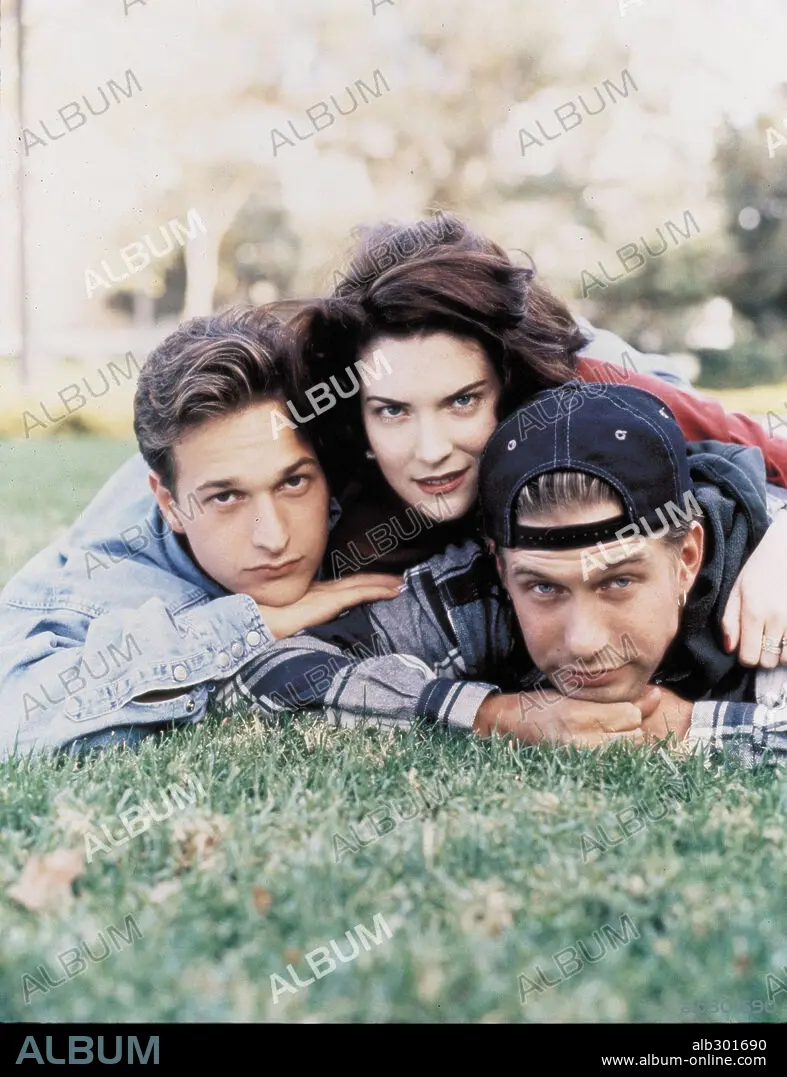 JOSH CHARLES, LARA FLYNN BOYLE y STEPHEN BALDWIN en TRES FORMAS DE AMAR,  1994 (THREESOME), dirigida por ANDREW FLEMING. Copyright TRISTAR PICTURES /  THURNHER, JEFFREY. - Album alb301690