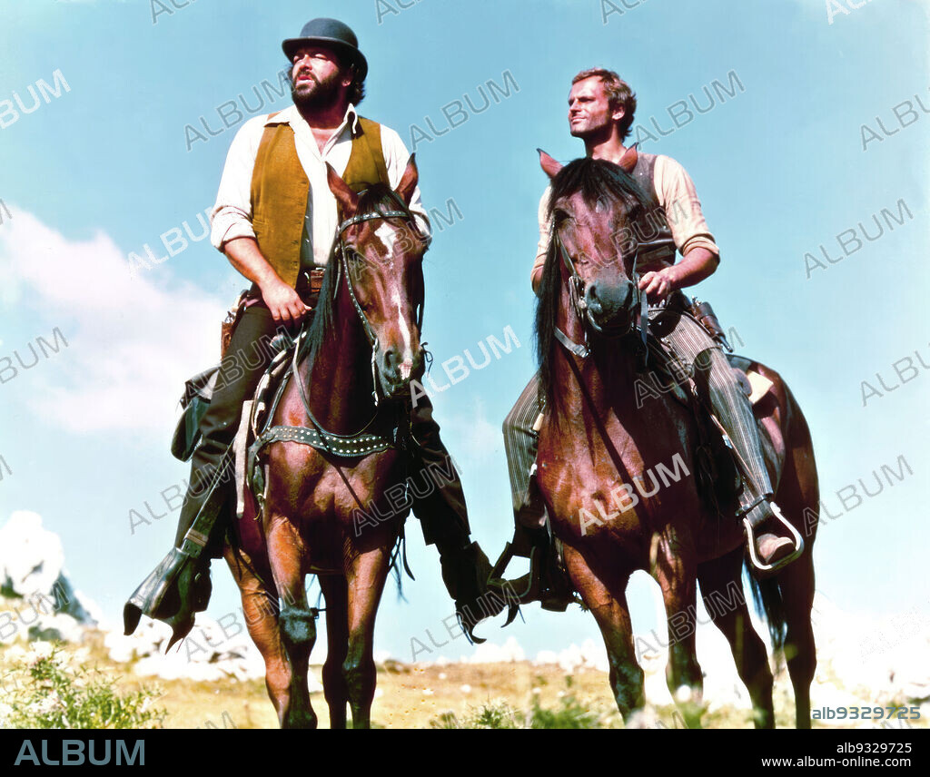 BUD SPENCER and TERENCE HILL in THEY CALL ME TRINITY, 1970 (LO CHIAMAVANO  TRINITA), directed by ENZO BARBONI. Copyright WEST FILM. - Album  alb9329725