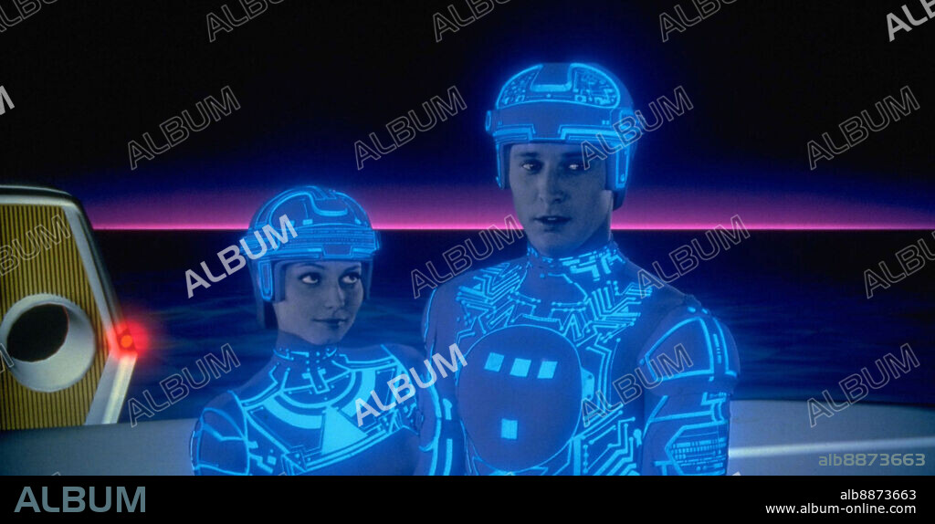 BRUCE BOXLEITNER y CINDY MORGAN en TRON, 1982, dirigida por STEVEN ...