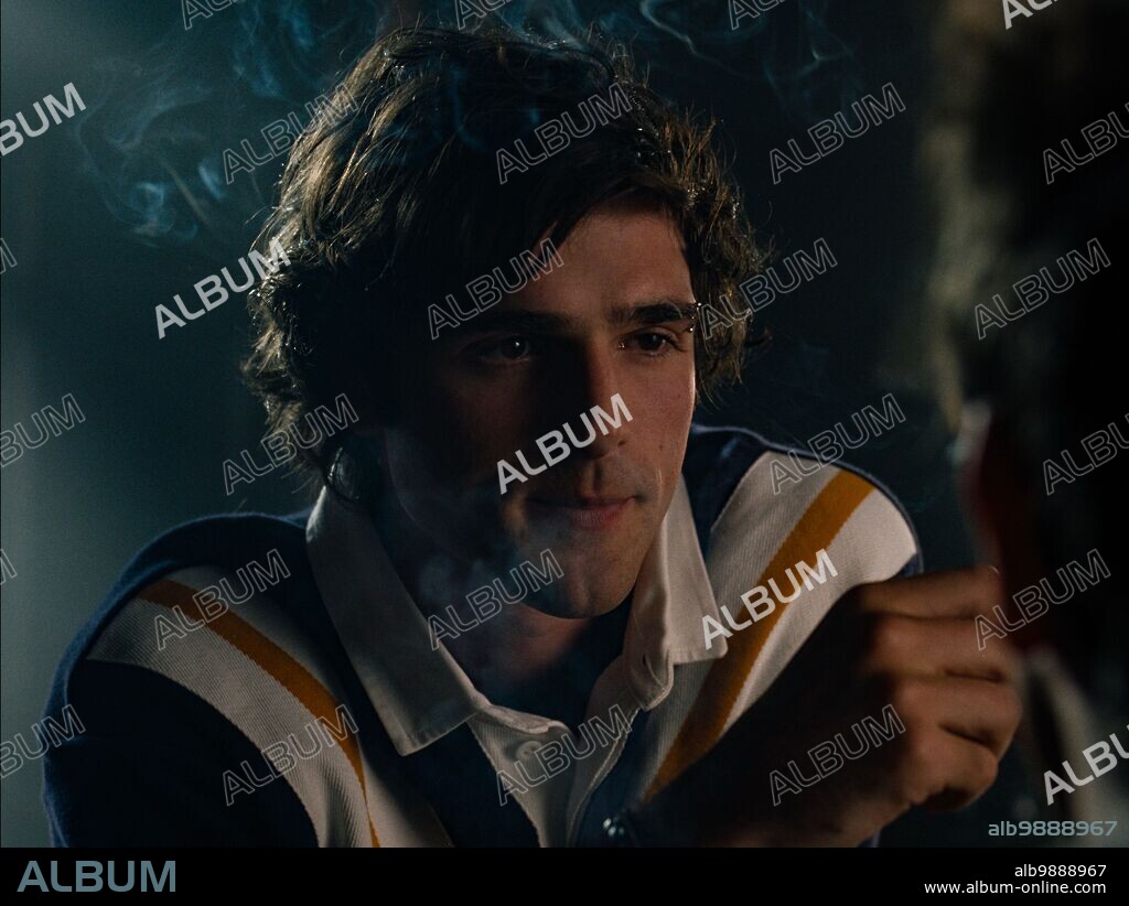 JACOB ELORDI in SALTBURN, 2023, unter der Regie von EMERALD FENNELL. Copyright LuckyChap Entertainment MRC Film Media Rights Capital (MRC) Metro-Goldwyn-Mayer (MGM).