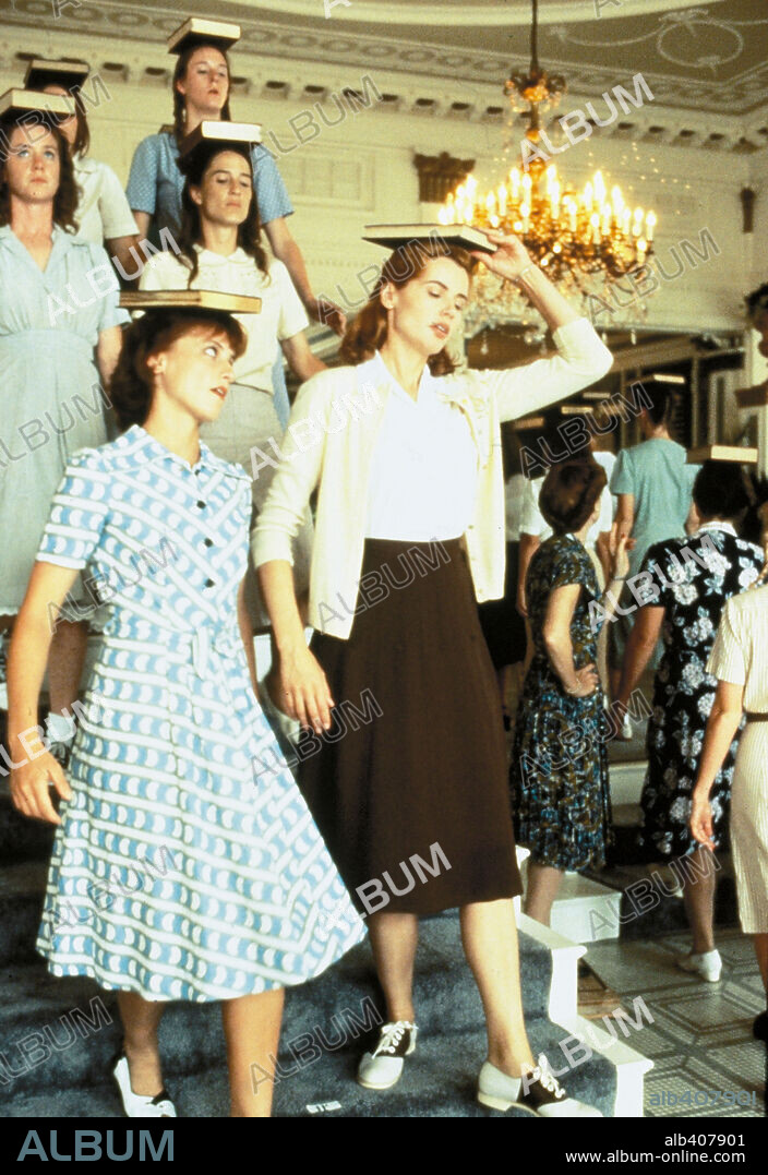 GEENA DAVIS in A LEAGUE OF THEIR OWN, 1992, directed by PENNY MARSHALL. Copyright COLUMBIA PICTURES / GOLDMAN, LOUIS.