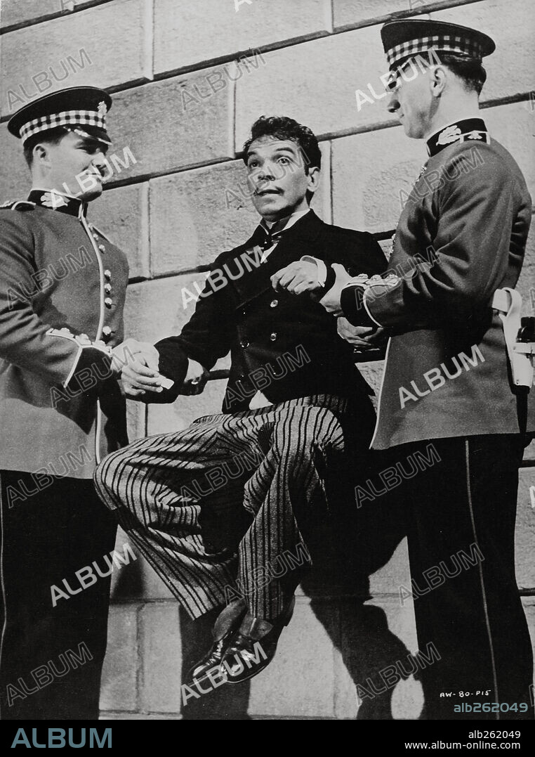 CANTINFLAS in AROUND THE WORLD IN EIGHTY DAYS, 1956, directed by MICHAEL ANDERSON. Copyright UNITED ARTISTS.