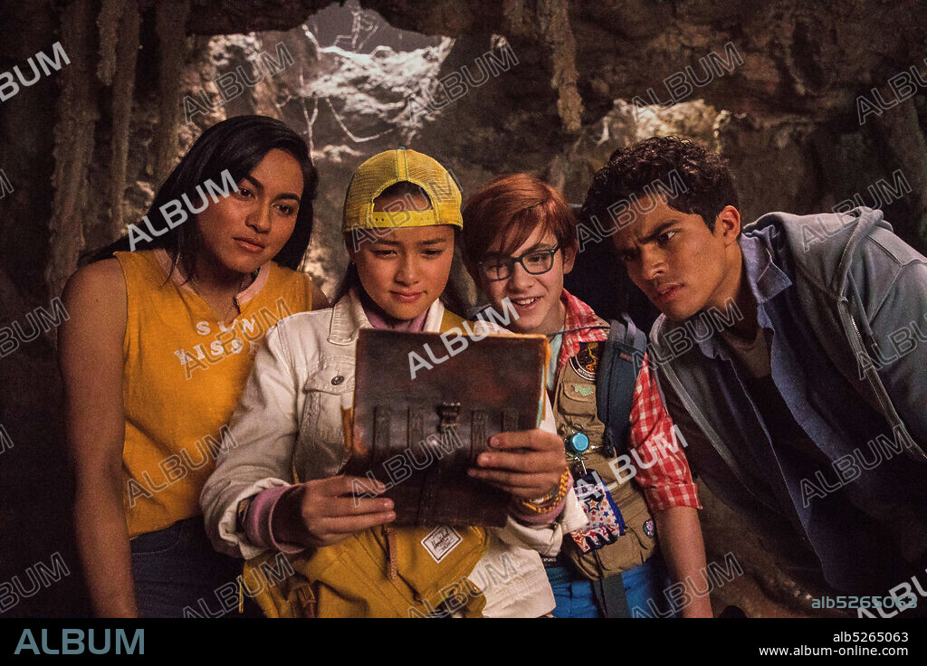 ALEX AIONO, KEA PEAHU, LINDSAY WATSON and OWEN VACCARO in FINDING 'OHANA, 2021, directed by JUDE WENG.