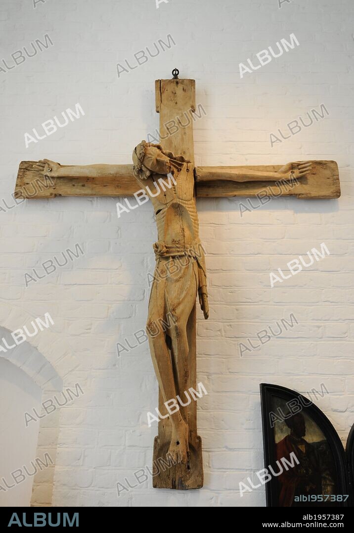 ARTE MEDIEVAL. GOTICO. EUROPA. Cristo crucificado con cuerpo atormentado. Esta tipología de crucifijos aparecieron en el S. XIV. Ejemplar del 1350, procedente de la iglesia Elmelunde, Mon, Dinamarca. Museo Nacional. Copenhague. Dinamarca.