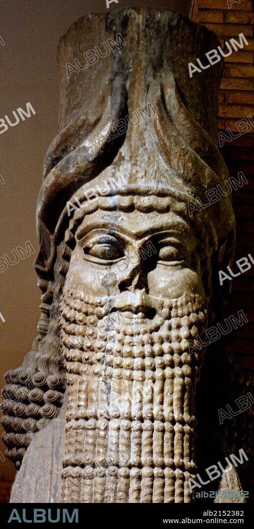 Human-headed winged bull (or Šedu) statue. Assyrian (circa 710-705 BC). Taken from Khorsabad. A protective spirit statue used to guard palace doorways. (Photo by: Universal History Archive/UIG via Getty Images).