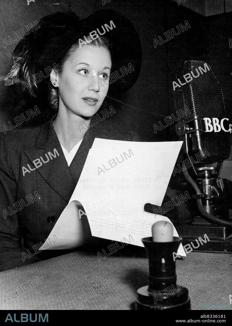 Margaret Leighton, British stage actress, who broadcasts in BBC home and  overseas programmes. Als Show From Niven - Blonde stage star Margaret  Leighton completely steals t - Album alb8336181