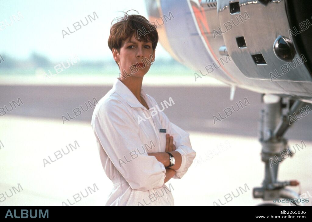 JAMIE LEE CURTIS in TRUE LIES, 1994, directed by JAMES CAMERON. Copyright 20TH CENTURY FOX.