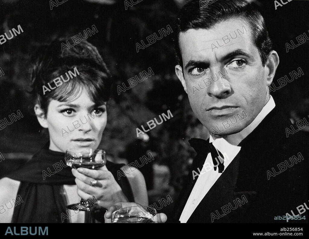 GERMAN COBOS und SERENA VERGANO in BRILLANTE PORVENIR, 1965, unter der Regie von VICENTE ARANDA.