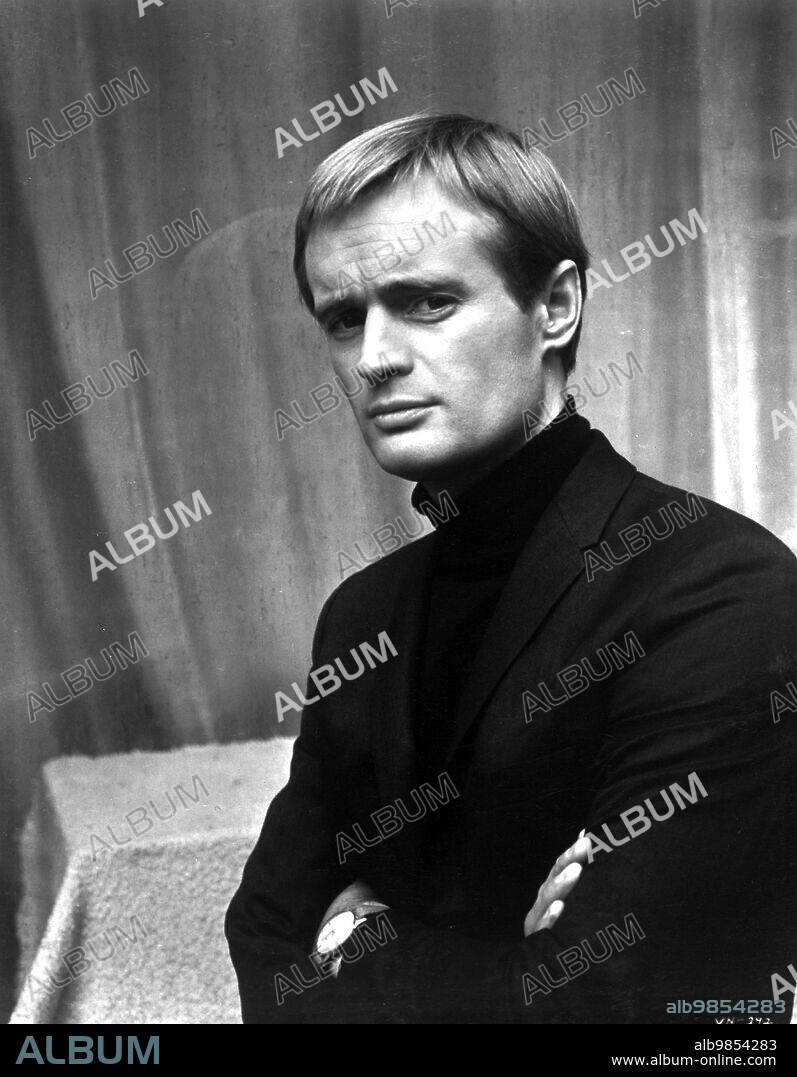 DAVID MCCALLUM (born David Keith McCallum Jr., 19 September 1933 - 25 September 2023) was a Scottish actor and musician who gained wide recognition in the 1960s for playing secret agent Illya Kuryakin in the television series 'The Man from U.N.C.L.E.' Beginning in 2003, McCallum gained renewed international popularity for his role as NCIS medical examiner Dr. Donald "Ducky" Mallard in the American television series 'NCIS'. FILE PHOTO SHOT ON: DAVID MCCALLUM portrait, circa mid 1960's, location unknown. (Credit Image: © Movie Star News via ZUMA Press Wire Service).