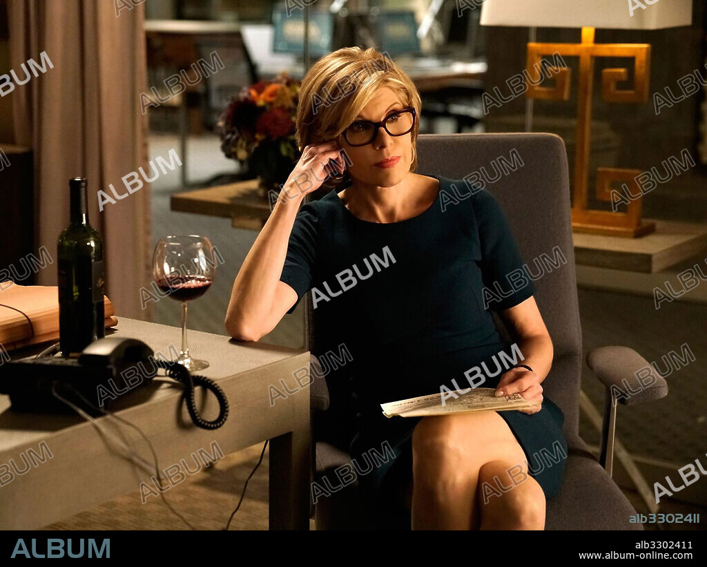 CHRISTINE BARANSKI in THE GOOD FIGHT, 2017, directed by MICHELLE KING and  ROBERT KING. Copyright SCOTT FREE PRODUCTIONS. Season 1. - Album alb3302411