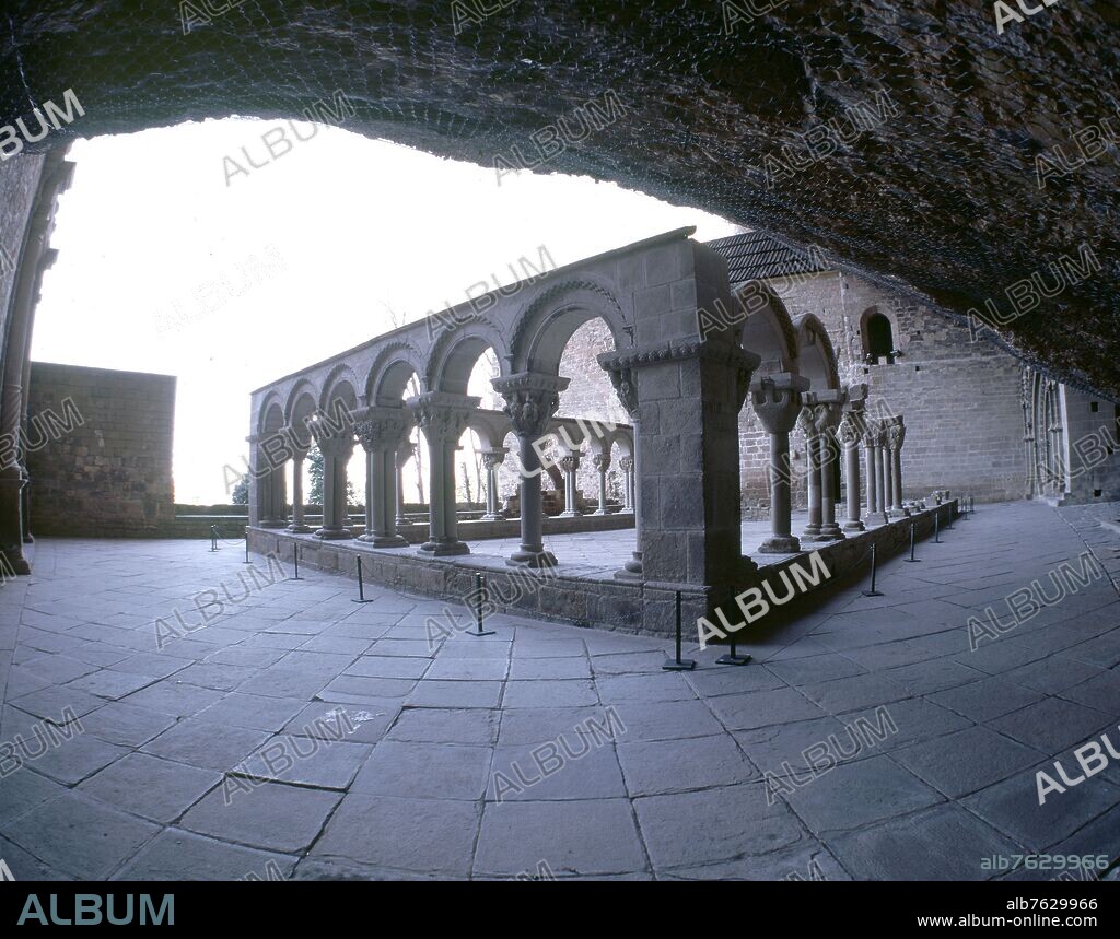 CLAUSTRO ROMANICO - S XII.