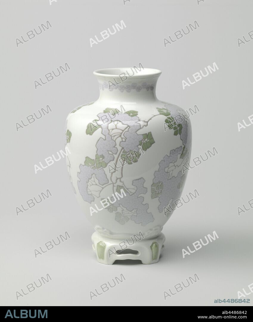 Chinese egg store shaped vase