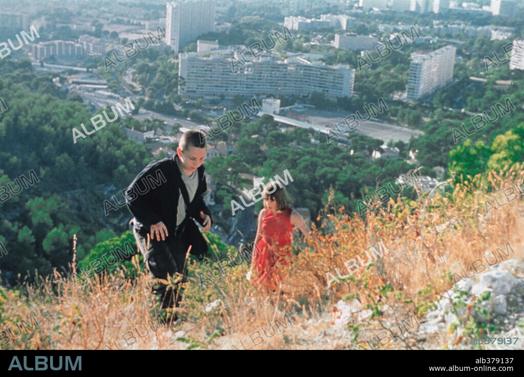 ADELE HAENEL y VINCENT ROTTIERS en LOS DIABLOS, 2002 (LES DIABLES), dirigida por CHRISTOPHE RUGGIA. Copyright STUDIO CANAL.