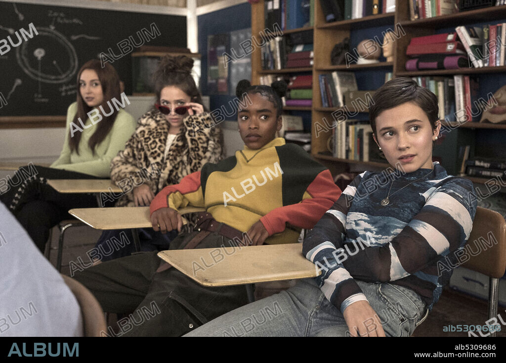 CAILEE SPAENY, GIDEON ADLON, LOVIE SIMONE and ZOEY LUNA in CRAFT, THE ...