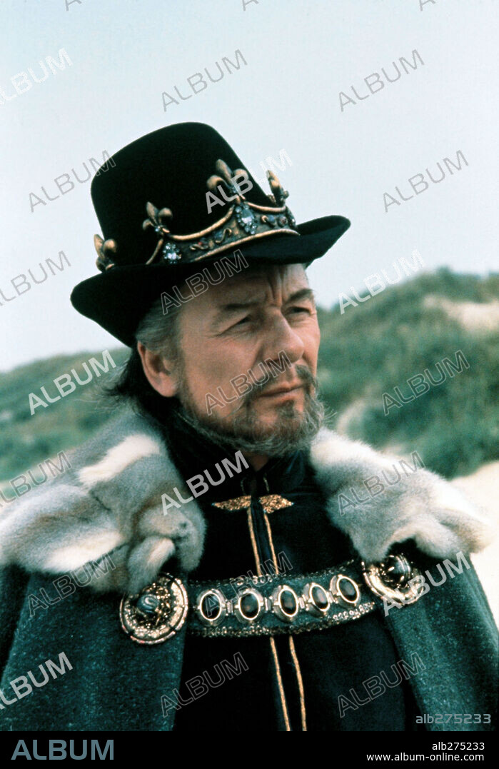 JOHN GIELGUD in BECKET, 1964, directed by PETER GLENVILLE. Copyright PARAMOUNT PICTURES.