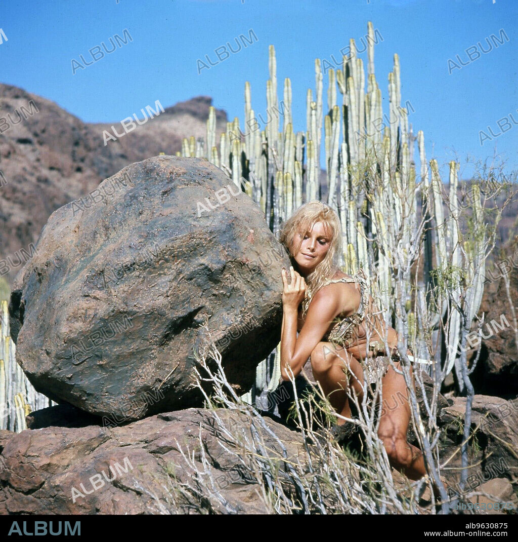 VICTORIA VETRI in WHEN DINOSAURS RULED THE EARTH, 1970, directed by VAL GUEST. Copyright HAMMER FILM PRODUCTIONS.