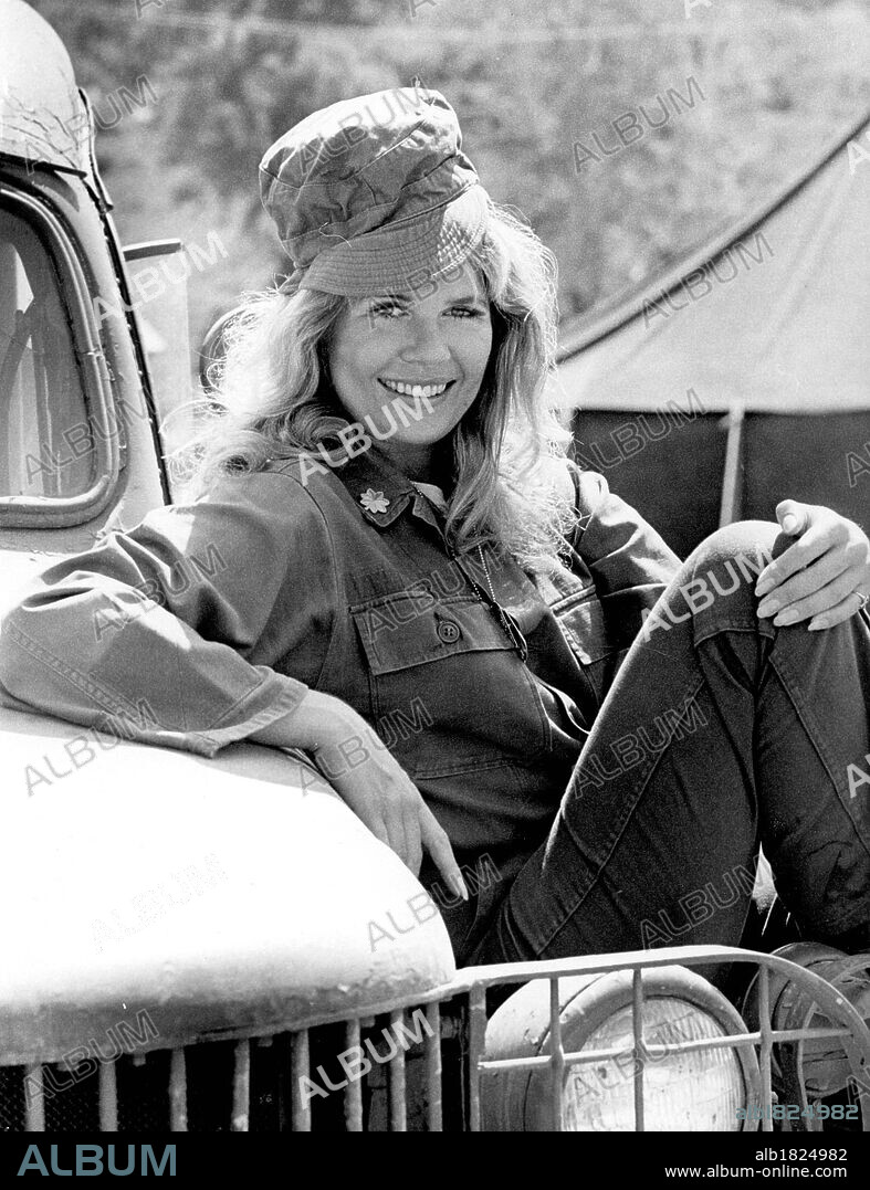 LORETTA SWIT in M*A*S*H, 1972. Copyright 20TH CENTURY FOX TV. - Album  alb1824982