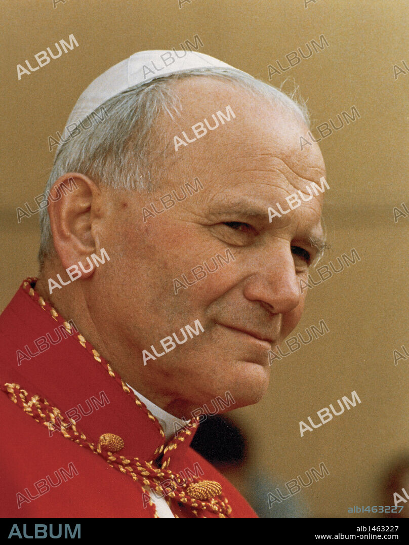 John Paul II (Wadowice, 1920-Vatican City, 2005). Polish pope (1978-2005) named Karol WOJTYLA. He was cardinal-archbishop of Krakow (1967).