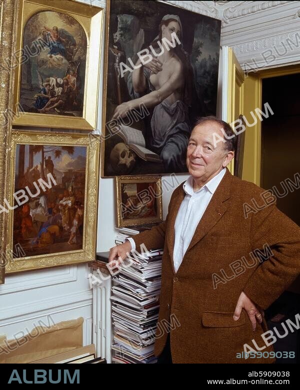 Changeux, Jean-Pierre; French neurobiologist; born 06/04/1936 in Domont. Prof. Changeux in his appartment in front of some of his collection of French paintings fr. th. 17th & 18th cent. (e. g."Mary Magdalene", anonym.; "Saint Martin of Tours resurrecting a young man" by Sébastien Bourdon). Photo, 2006.