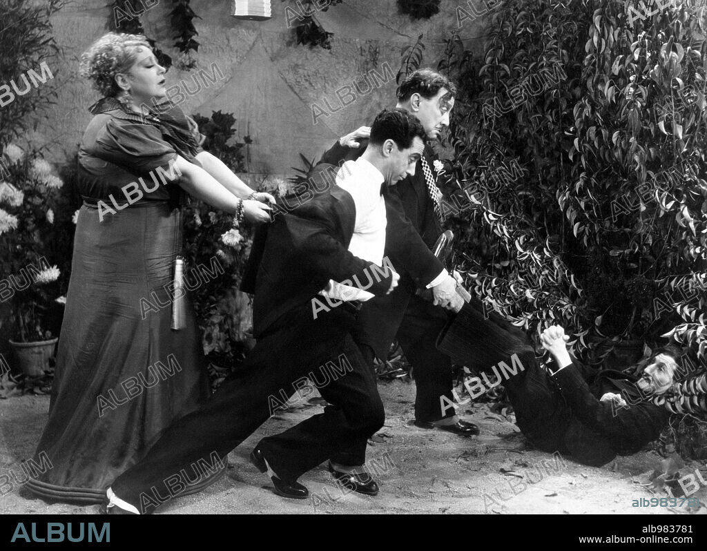 MISS TREVELEZ, 1936 (LA SEÑORITA DE TREVELEZ), directed by EDGAR NEVILLE. Copyright ATLANTIC FILMS.