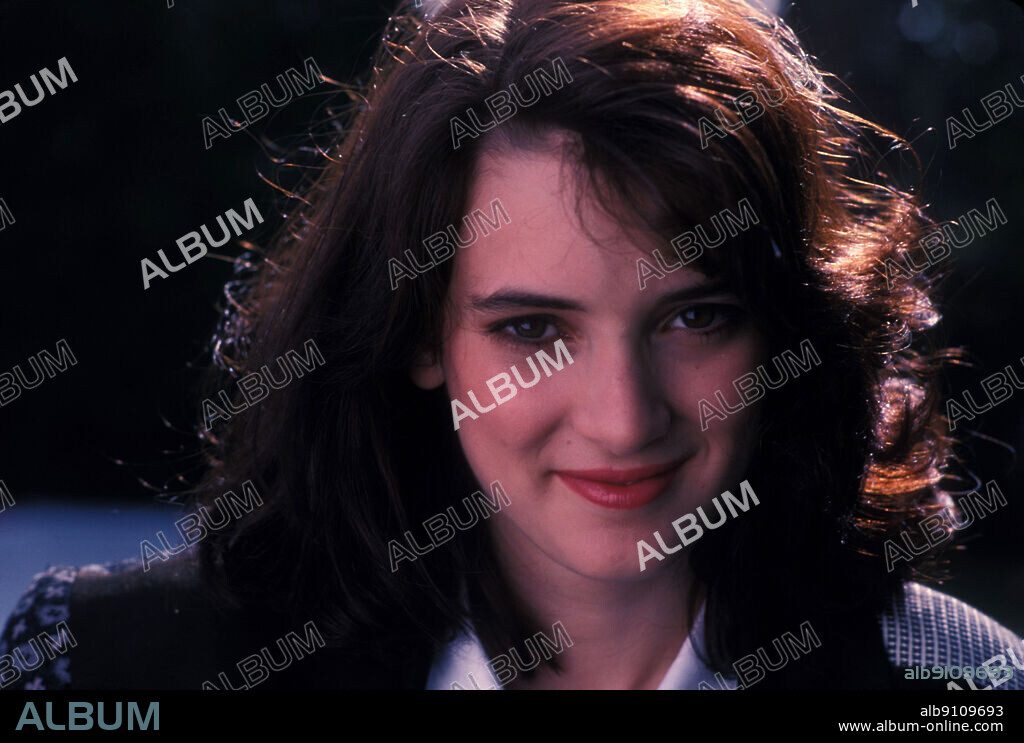 WINONA RYDER in HEATHERS, 1989, directed by MICHAEL LEHMANN. Copyright CINEMARQUE-NEW WORLD.