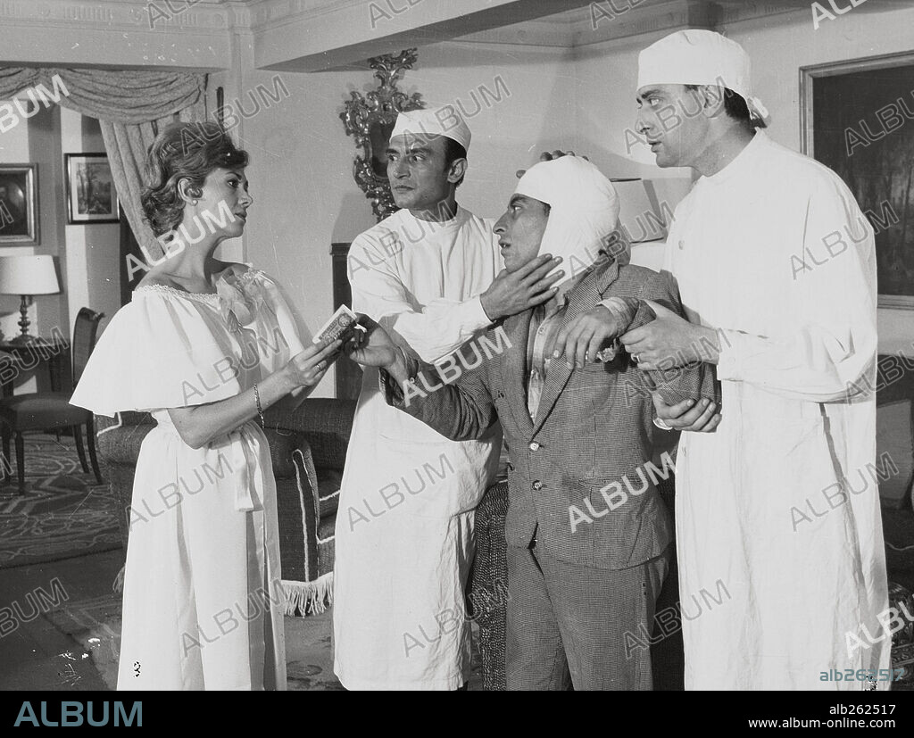 ANTONIO OZORES, CASSEN and TONY LEBLANC in LOS TRAMPOSOS, 1959, directed by PEDRO LAZAGA. Copyright AGATA FILMS SA.