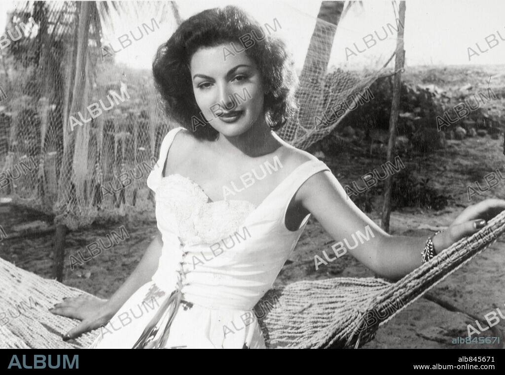 ELSA AGUIRRE in ACAPULCO, 1952, directed by EMILIO FERNANDEZ. Copyright CINEMATOGRAFICA INTERCONTINENTAL.