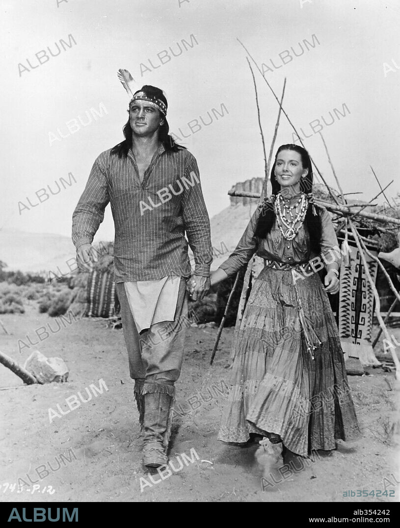 BARBARA RUSH and ROCK HUDSON in SON OF COCHISE, 1954 (TAZA, SON OF COCHISE), directed by DOUGLAS SIRK. Copyright UNIVERSAL PICTURES.